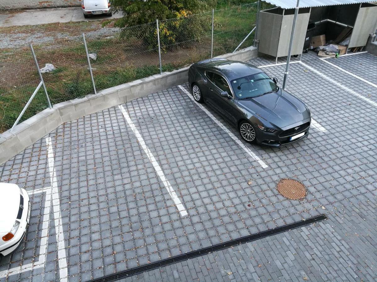 Bein Apartment With Parking Brno Exterior photo